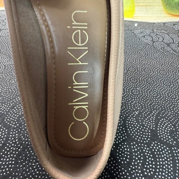 Calvin Klein Womens Loafers Size 8.5 Beige Leather Slip-On Driving Shoes - Picture 4 of 7